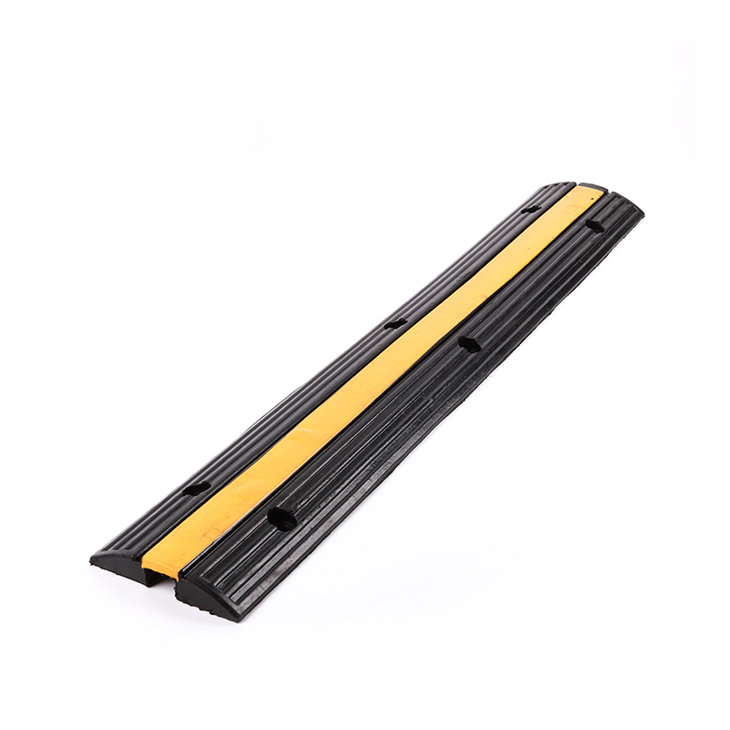 SH028 Gumowe ochraniacze kabli